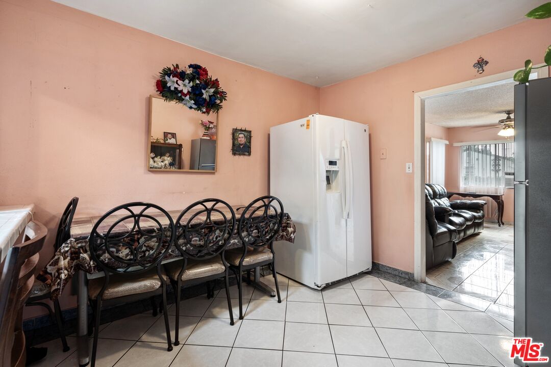 2907 South Ridgeley Drive Los Angeles, CA 90016 - Photo 9 of 15