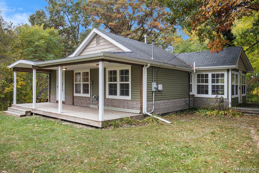 11425 Hibner Road Hartland, MI 48353 - Photo 2 of 16