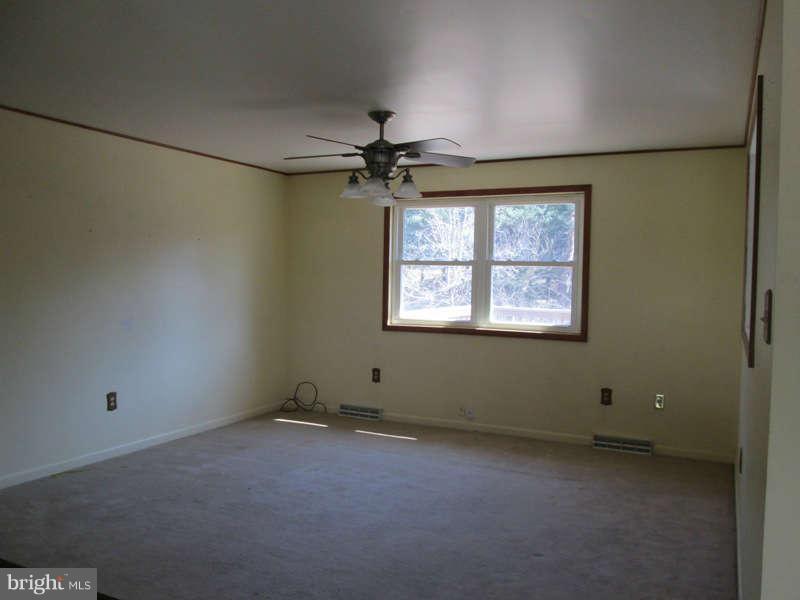 1210 Prince Street Dunkirk, MD 20754 - Photo 6 of 13 Living Room