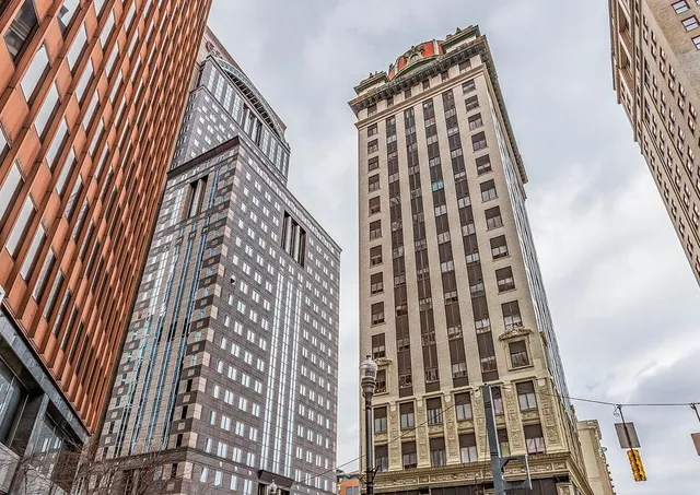 $350 | 643 Liberty Avenue, Pittsburgh, PA 15222