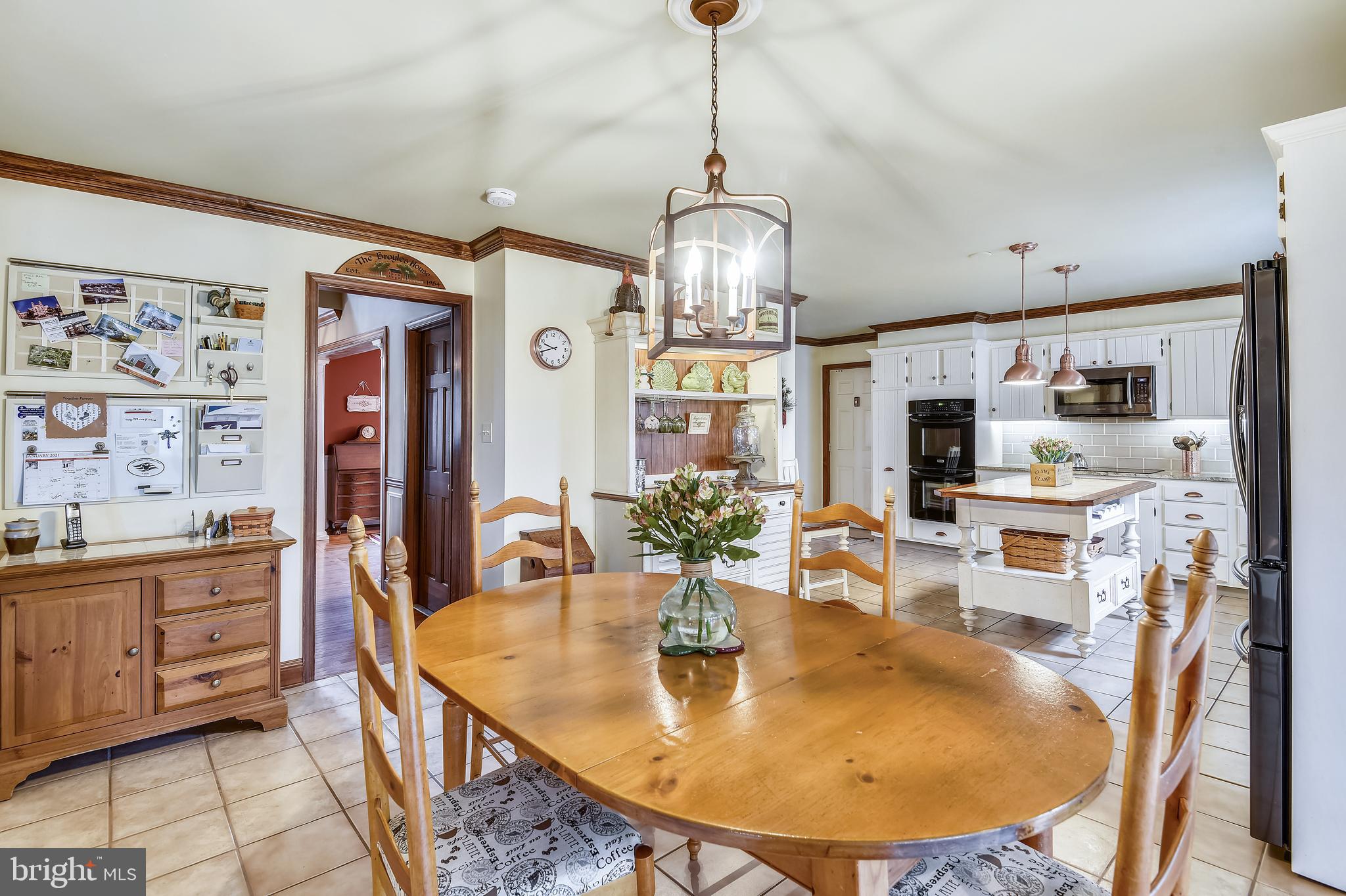 6157 Owings Beach Road Deale, MD 20751 - Photo 11 of 73 Dining area