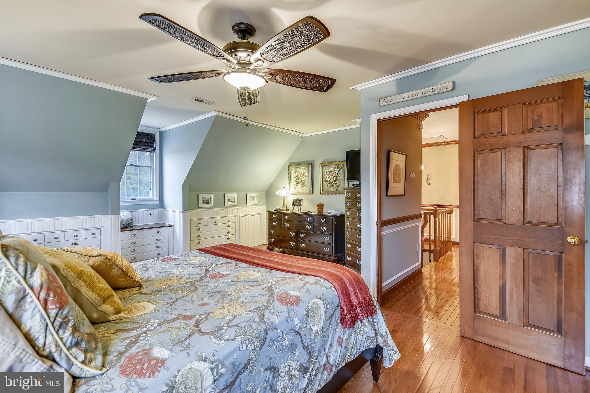 6157 Owings Beach Road Deale, MD 20751 - Photo 38 of 73 Owners bedroom