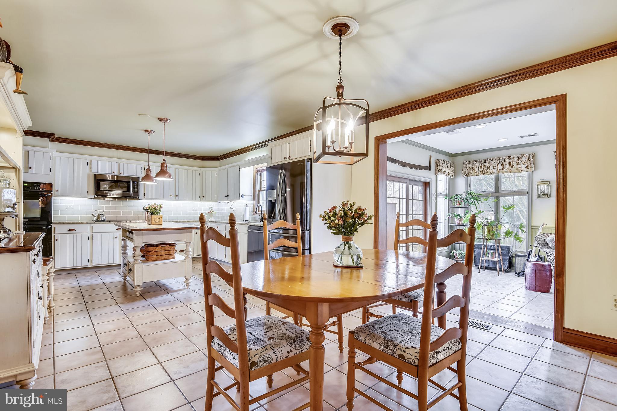 6157 Owings Beach Road Deale, MD 20751 - Photo 9 of 73 Dining area