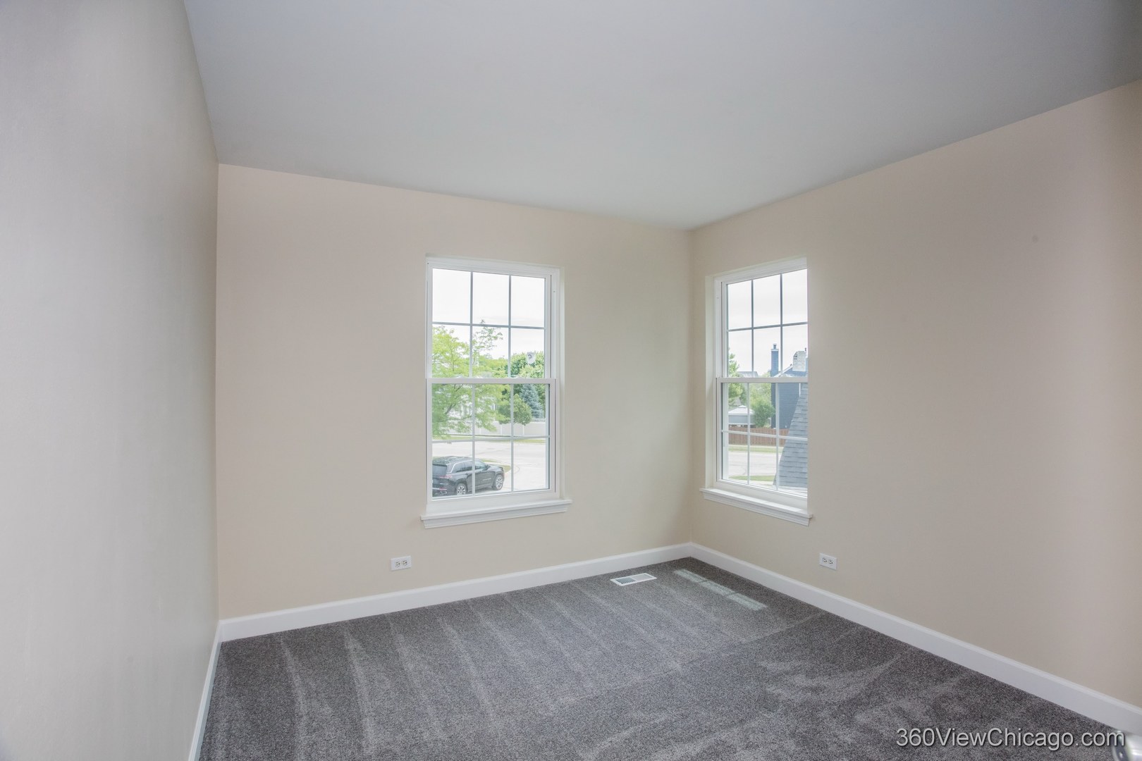 305 West Applegate Court Round Lake, IL 60073 - Photo 18 of 32