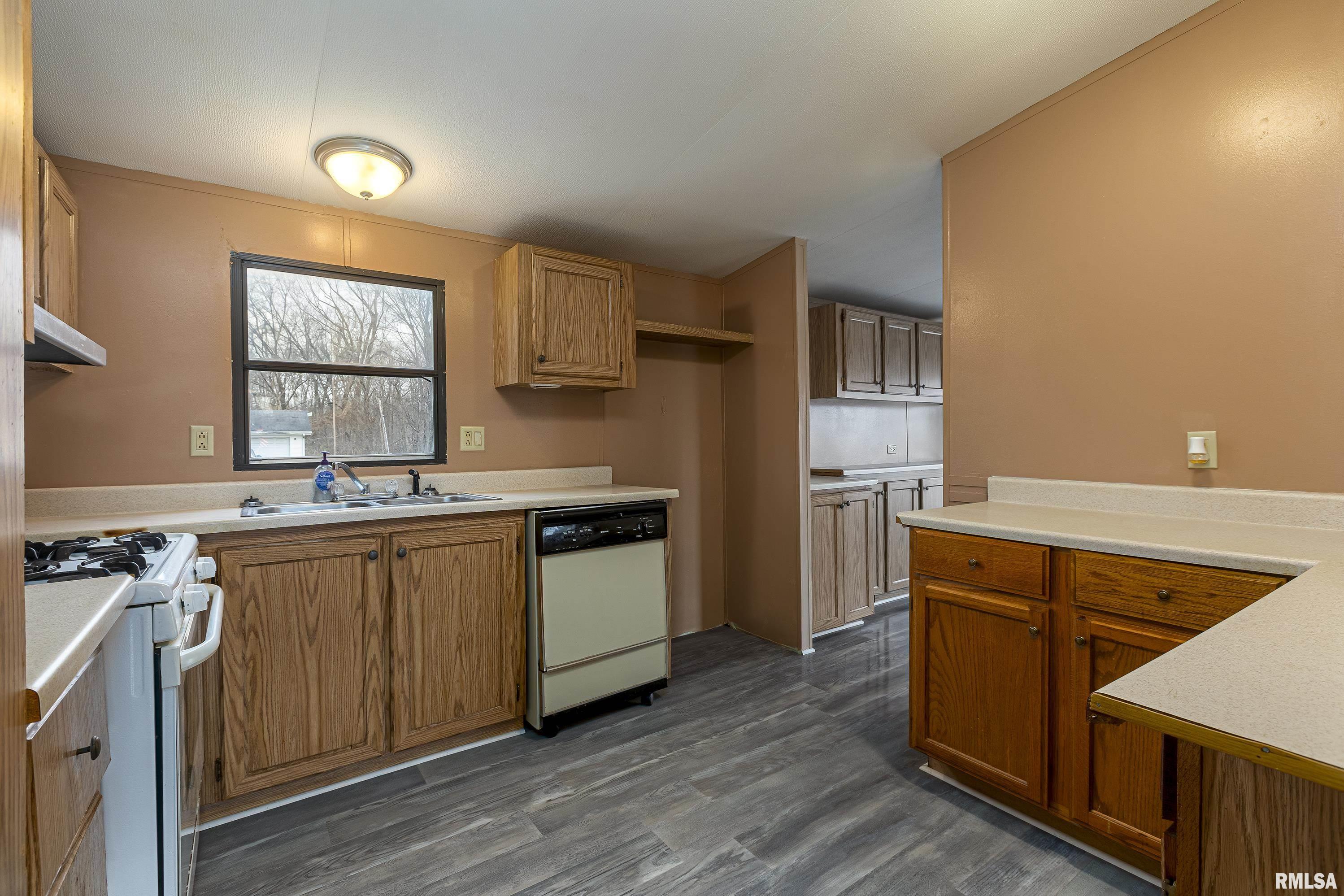 405 Colp Street Colp, IL 62921 - Photo 9 of 28