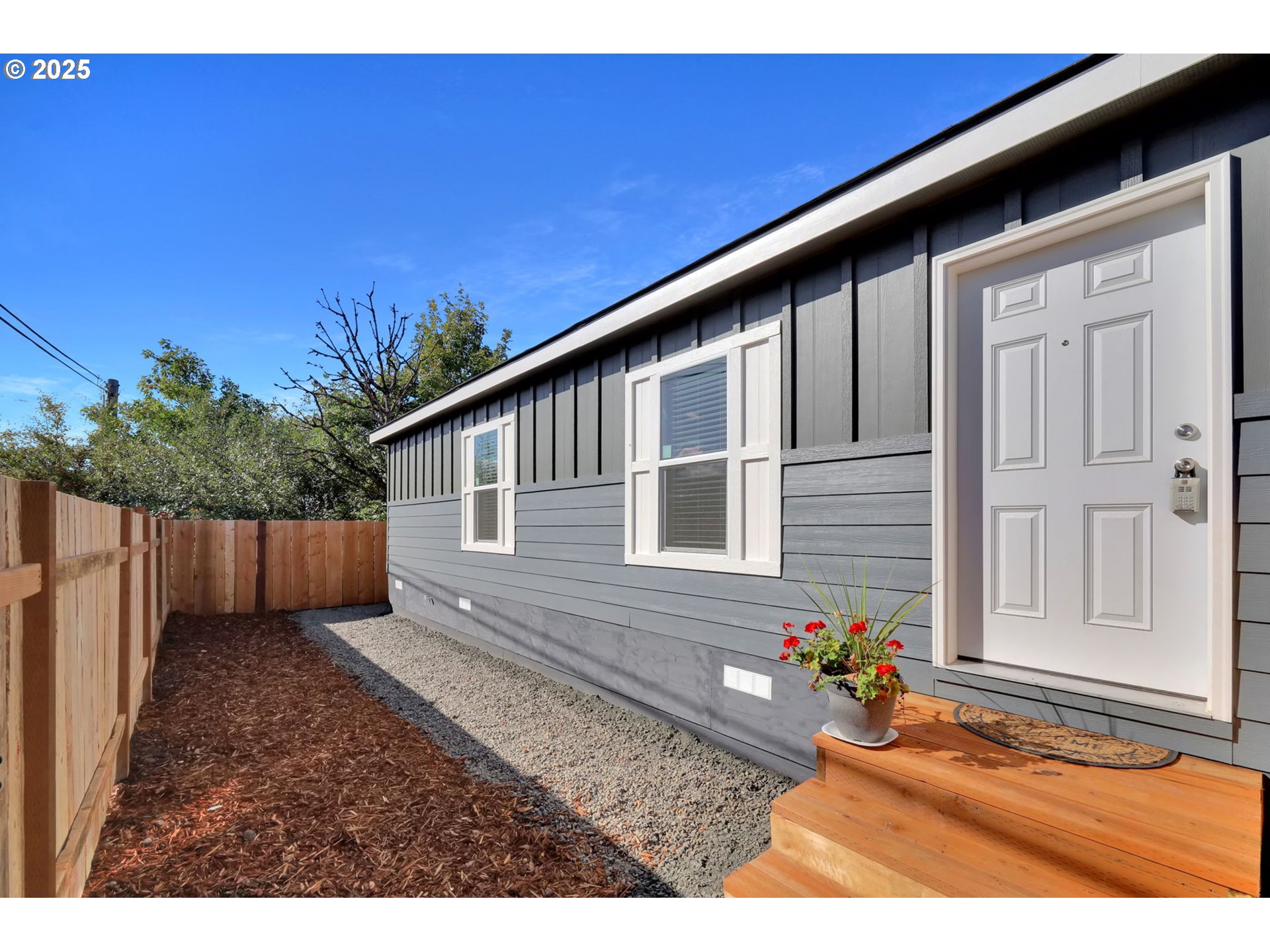 488 Moffit Lane Springfield, OR 97477 - Photo 2 of 26 Gallery Image 2
