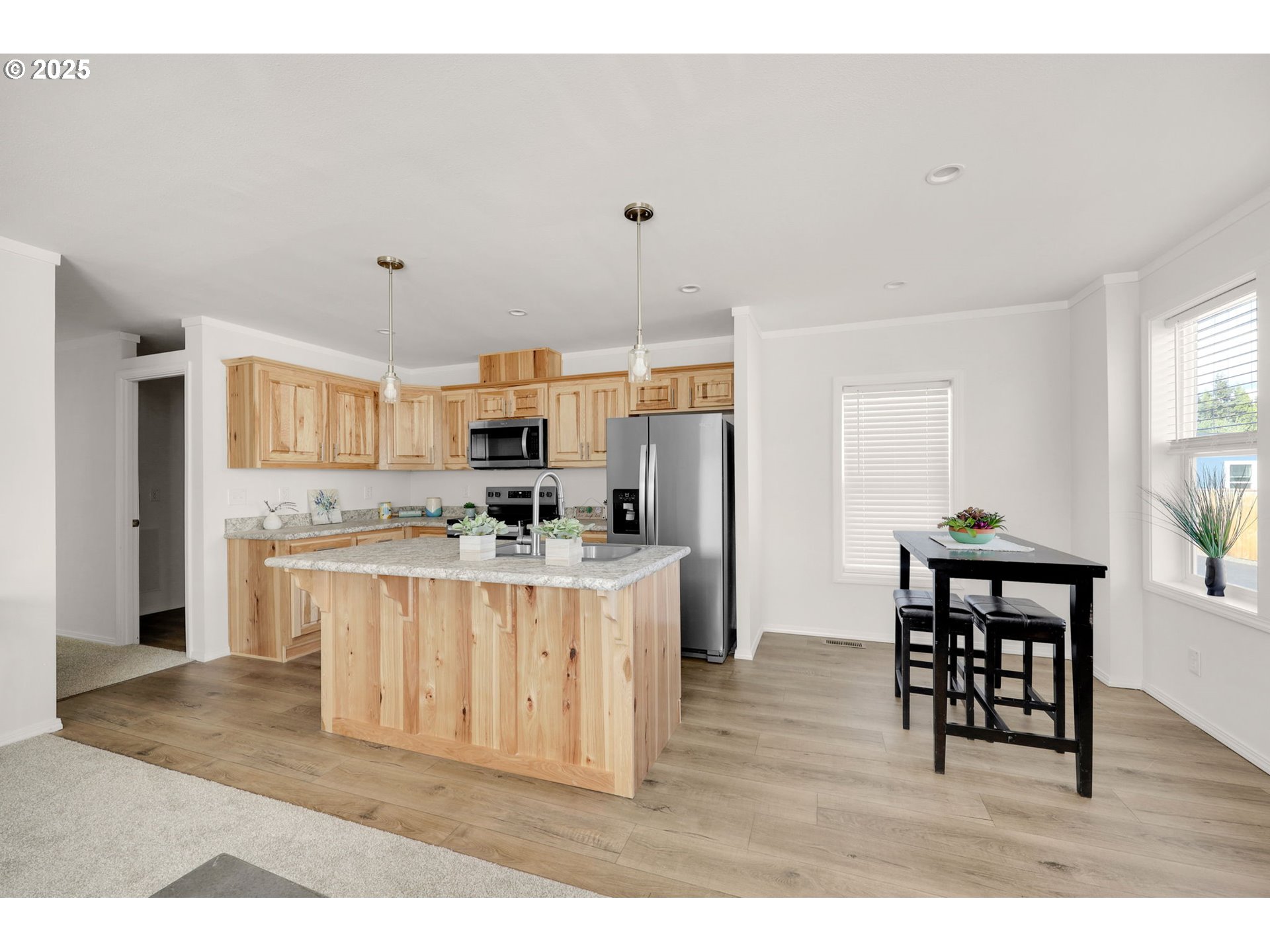 488 Moffit Lane Springfield, OR 97477 - Photo 6 of 26 Gallery Image 6