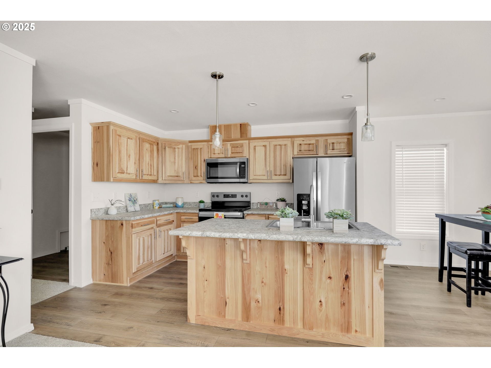 488 Moffit Lane Springfield, OR 97477 - Photo 8 of 26 Gallery Image 8
