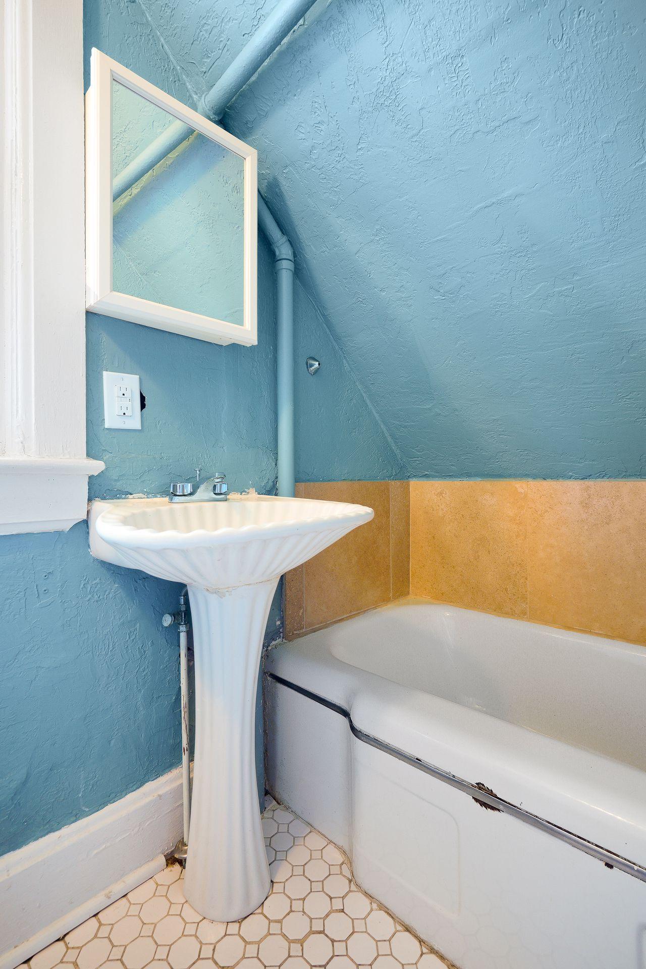 2115 3rd Street Northeast Minneapolis, MN 55418 - Photo 7 of 18
