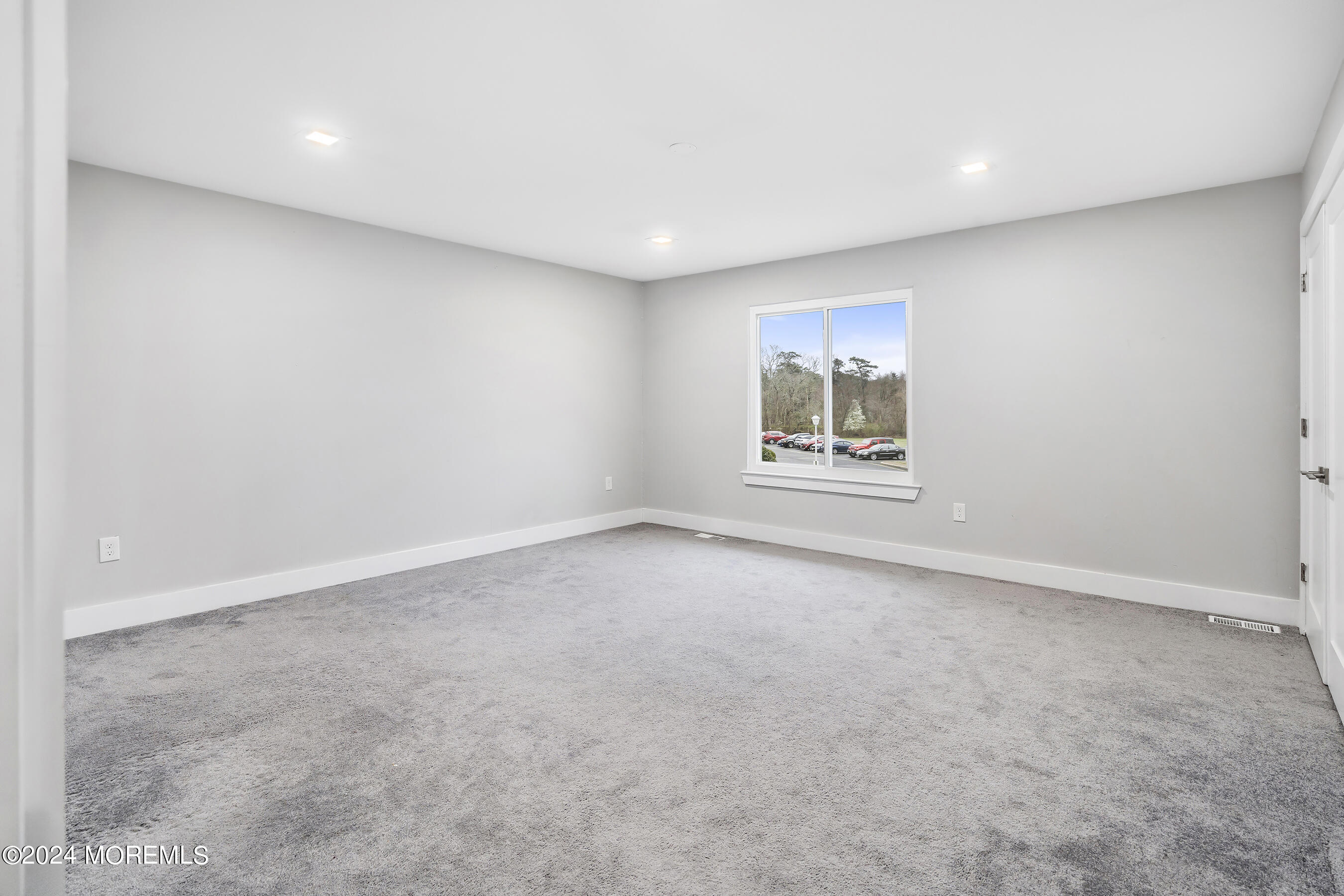 27 Creek Road Brick, NJ 08724 - Photo 14 of 18 14-Bed 2