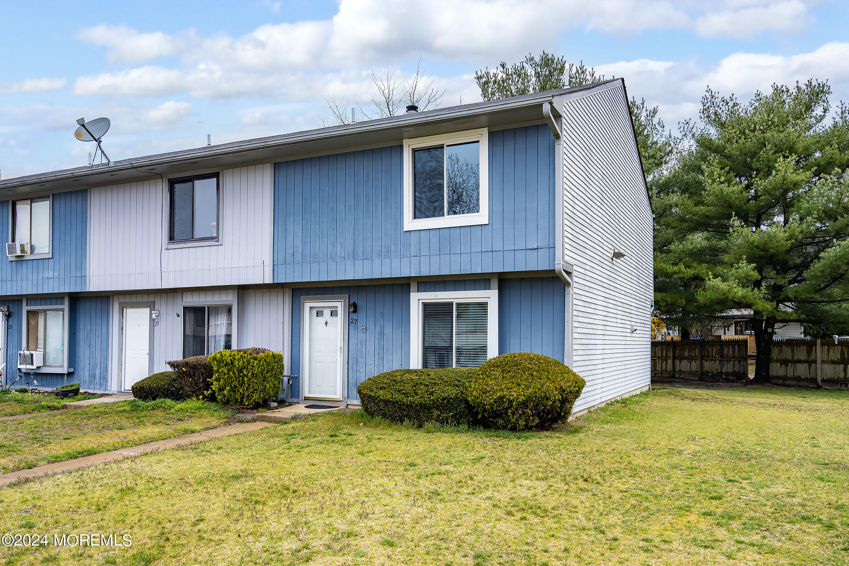 27 Creek Road Brick, NJ 08724 - Photo 3 of 18 03-Front Right 1