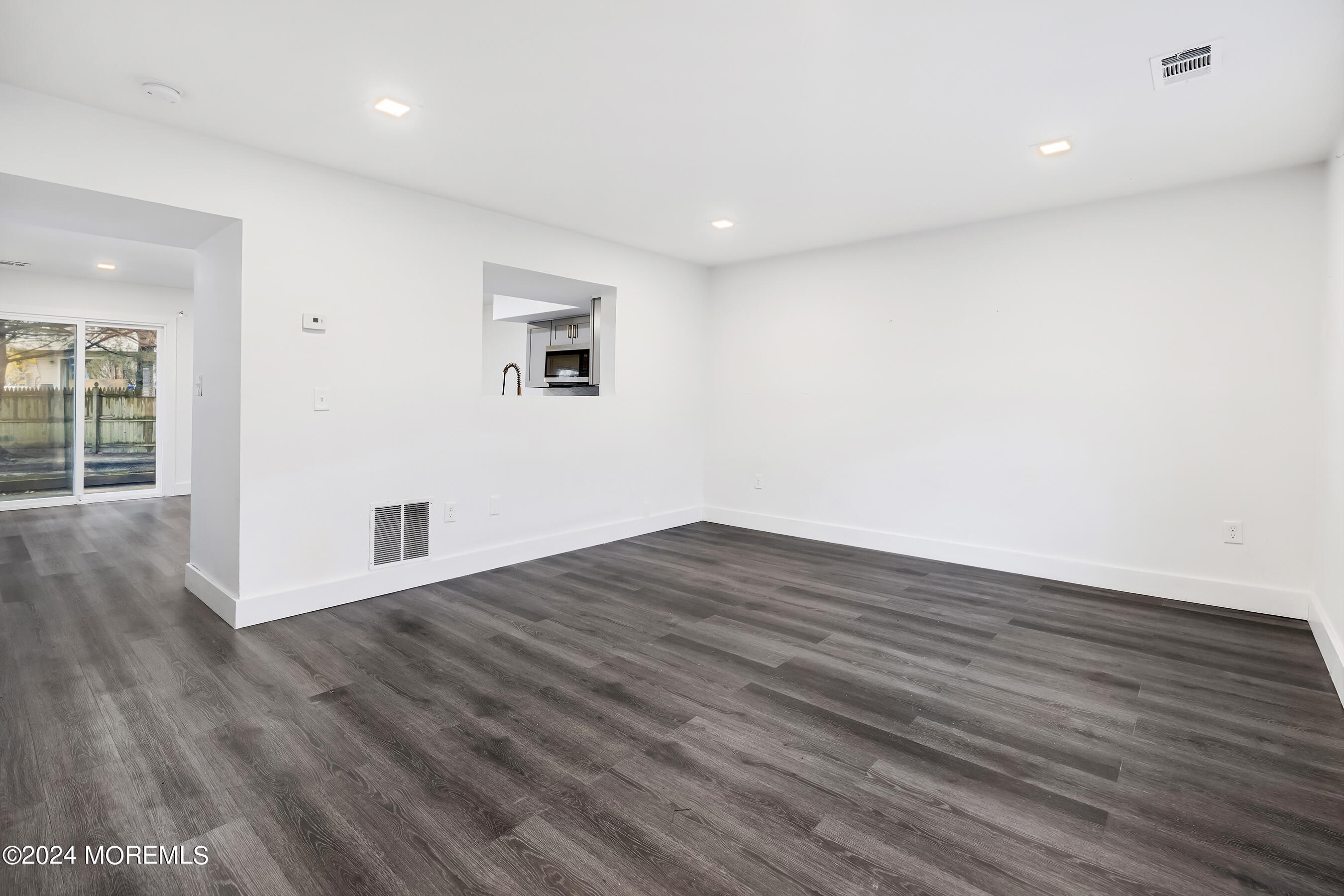 27 Creek Road Brick, NJ 08724 - Photo 5 of 18 05-Living 1A