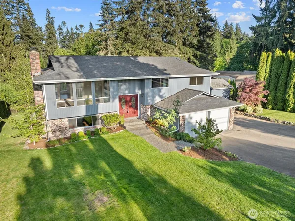 $950,000 | 23521 3rd Avenue Southeast, Bothell, WA 98021