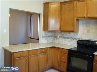 622 Wynnewood Road Philadelphia, PA 19151 - Photo 9 of 12 Kitchen
