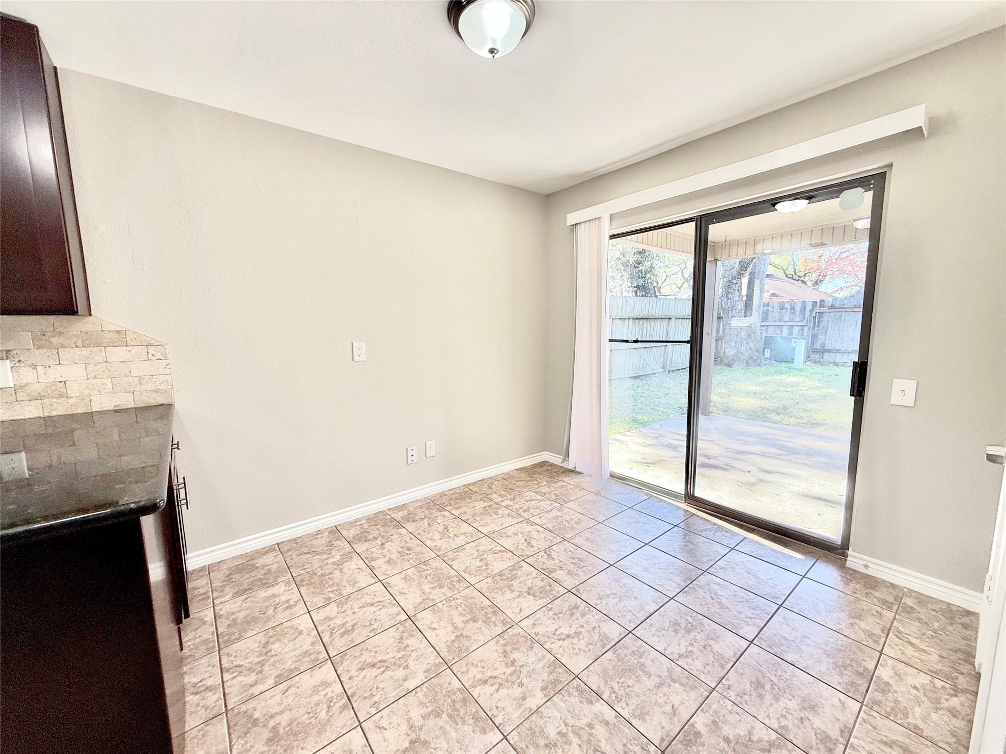 2007 Fernspray Lane Houston, TX 77084 - Photo 17 of 34 a view of an empty room and window