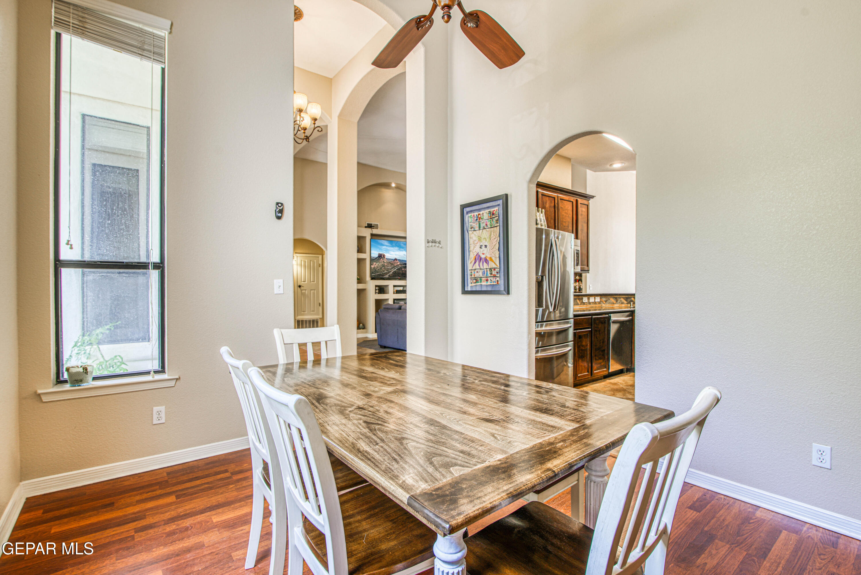 617 Wallace Road Anthony, NM 88021 - Photo 11 of 87 a view of a dining room with furniture