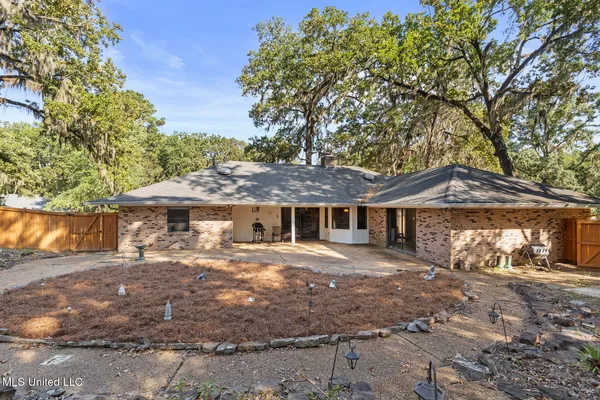 $294,900 | 423 Trailwood Drive, Clinton, MS 39056