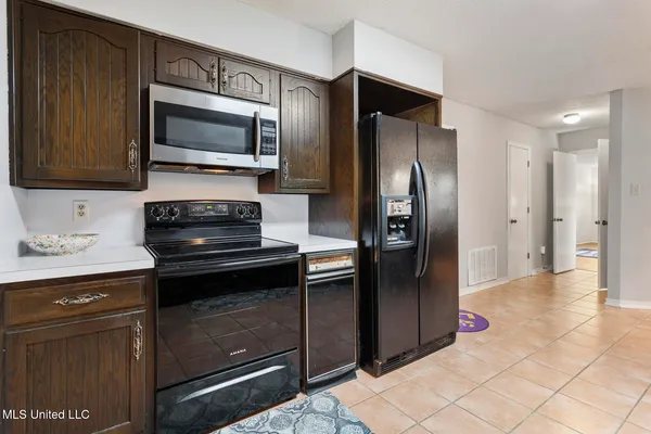 $294,900 | 423 Trailwood Drive, Clinton, MS 39056