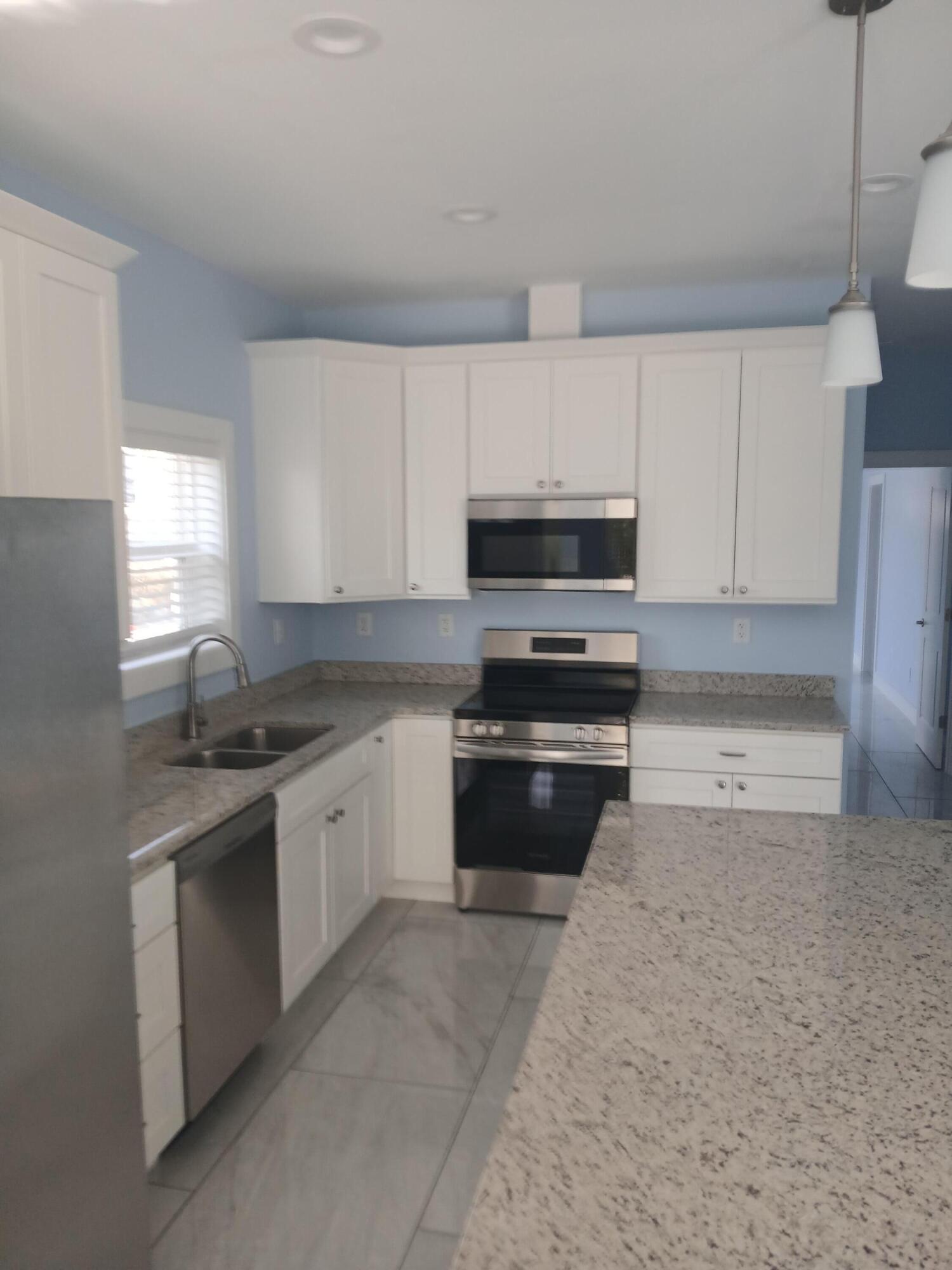 3930 Gordon Road Big Pine Key, FL 33043 - Photo 15 of 33 Kitchen