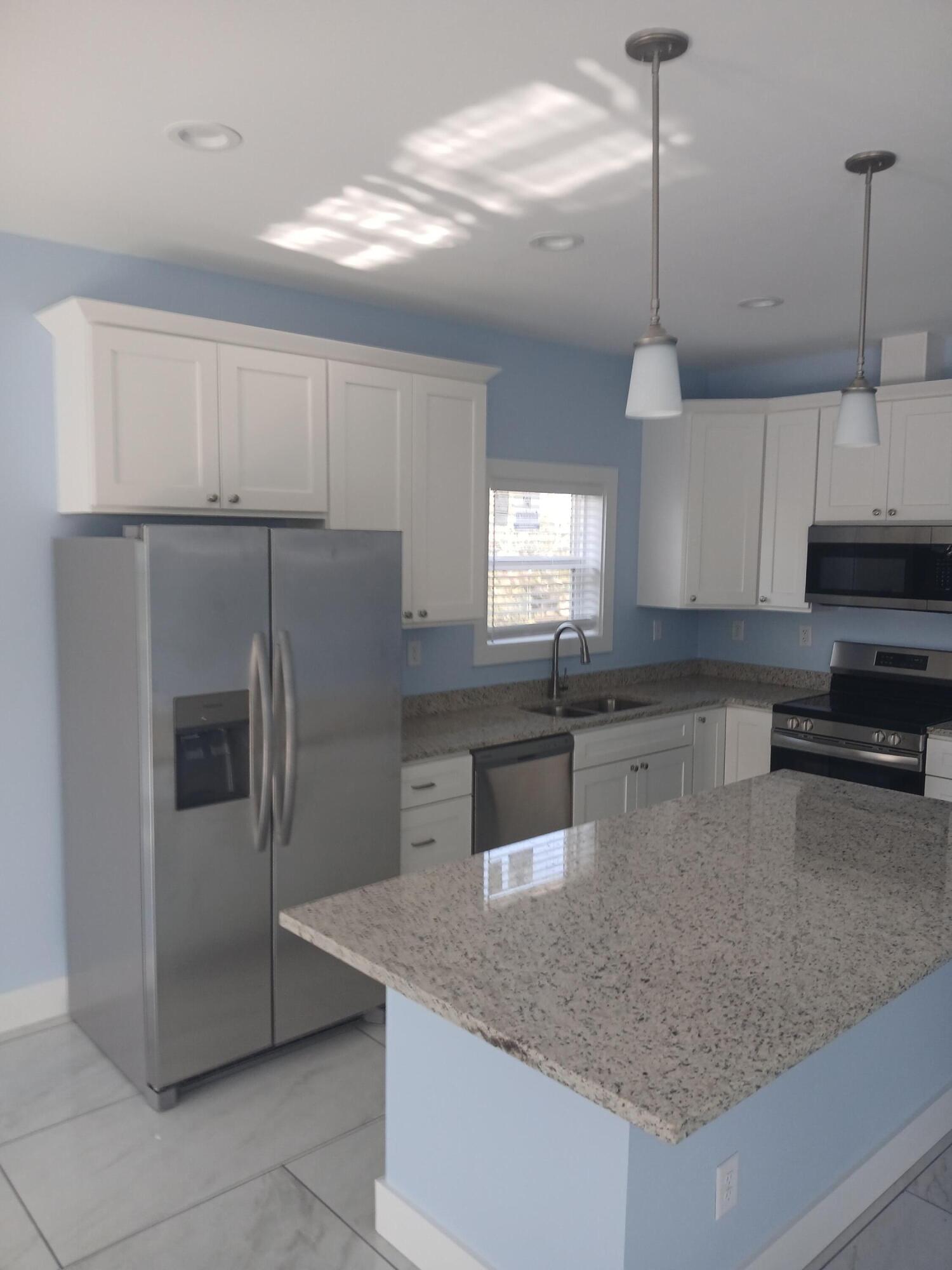 3930 Gordon Road Big Pine Key, FL 33043 - Photo 16 of 33 Kitchen