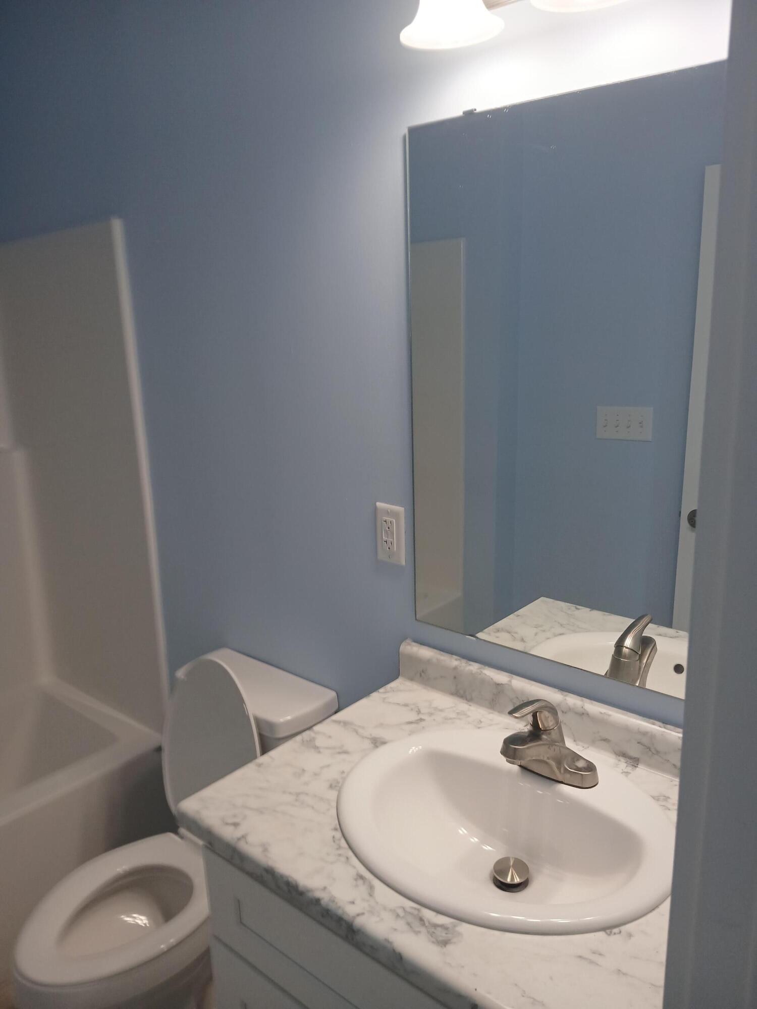 3930 Gordon Road Big Pine Key, FL 33043 - Photo 19 of 33 Hallway bathroom