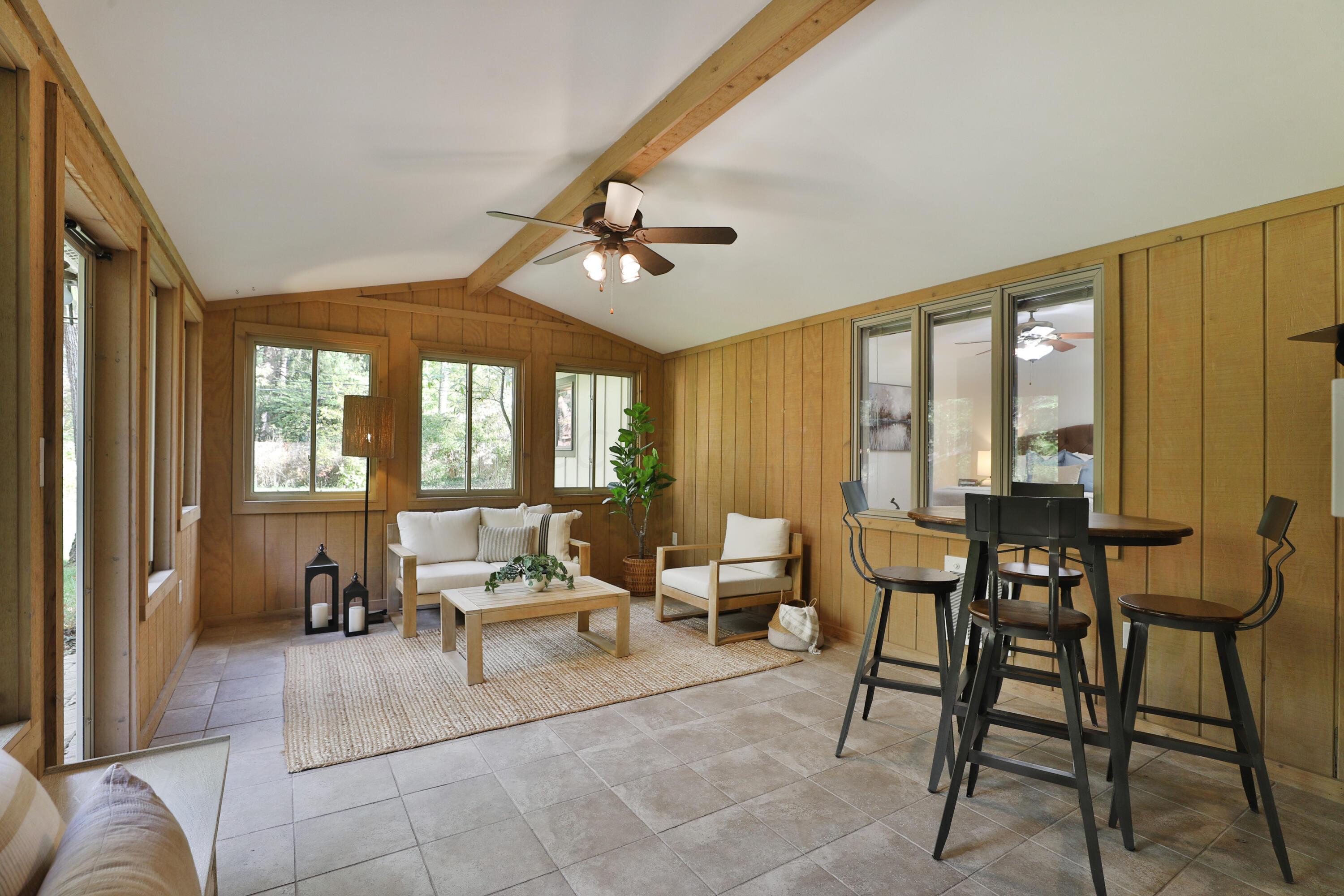 160 Croswell Road Columbus, OH 43214 - Photo 22 of 50 160-Croswell-Interiors-19