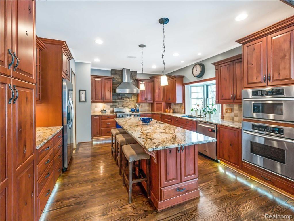 32905 Bingham Road Franklin, MI 48025 - Photo 12 of 41