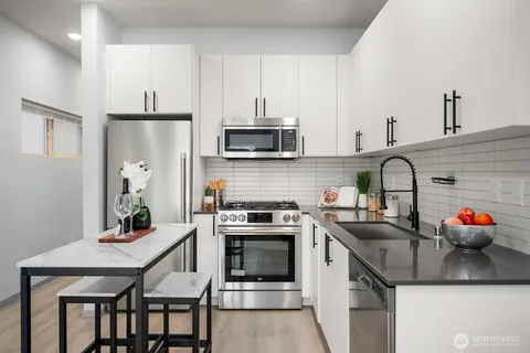 $688,000 | 8338 27th Avenue Northwest, Unit B, Seattle, WA 98117