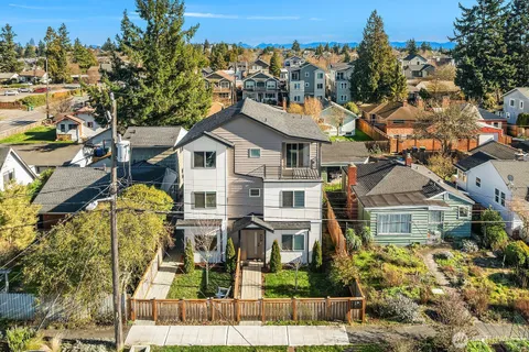 $688,000 | 8338 27th Avenue Northwest, Unit B, Seattle, WA 98117