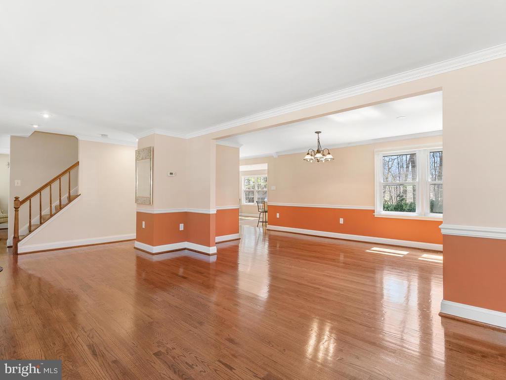 2339 Deckman Lane Silver Spring, MD 20906 - Photo 4 of 48 Living Room