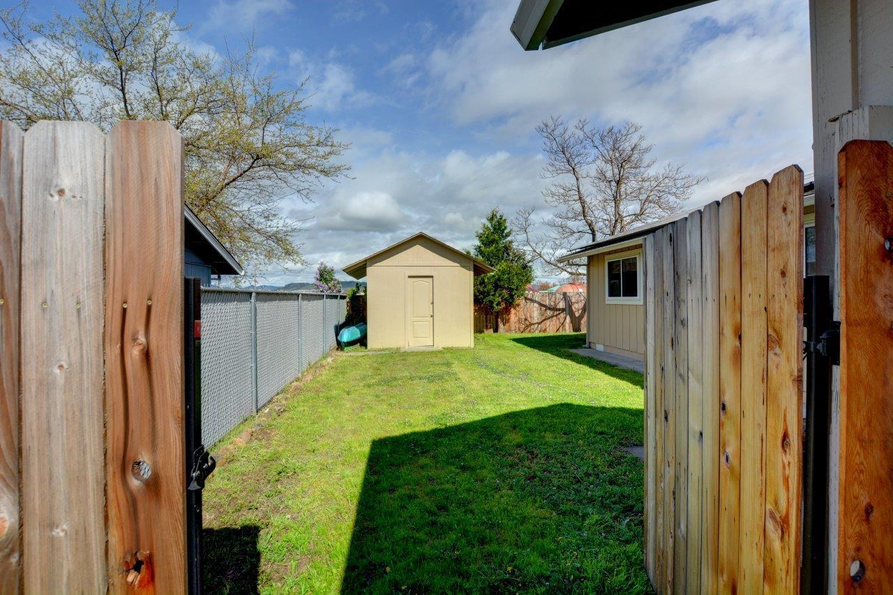 8225 Division Road White City, OR 97503 - Photo 26 of 30 26