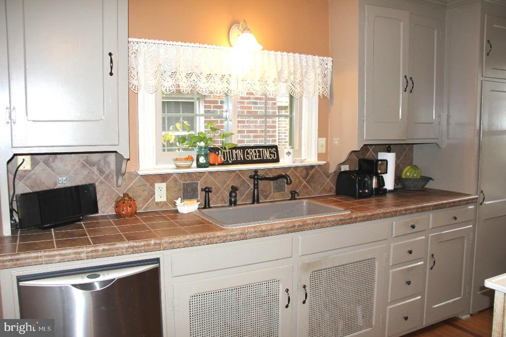 247 South Spruce Street Lititz, PA 17543 - Photo 6 of 22 Gallery Image 6