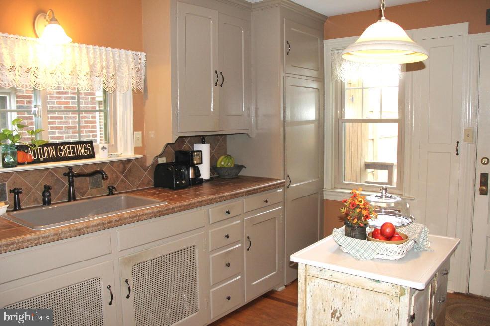 247 South Spruce Street Lititz, PA 17543 - Photo 7 of 22 Gallery Image 7