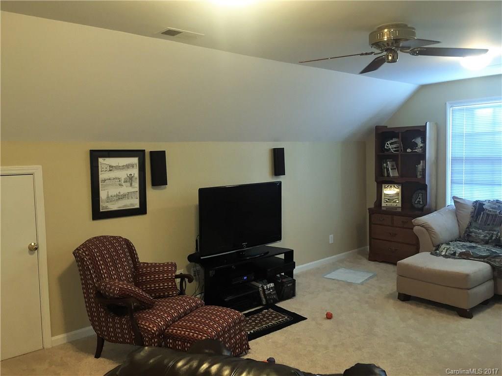 10700 Ridge Acres Road Charlotte, NC 28214 - Photo 15 of 22 Gallery Image 15