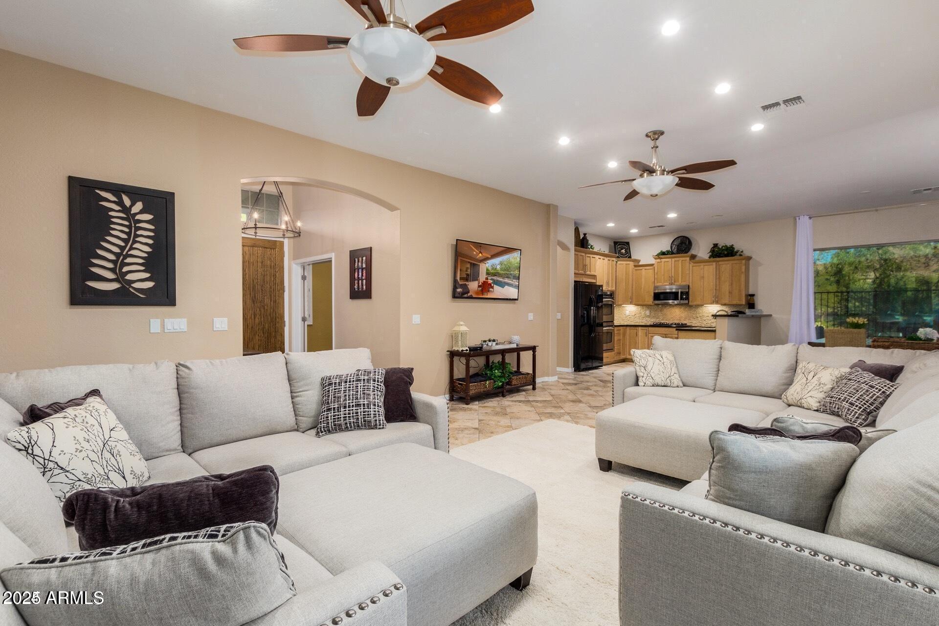 3103 West Sentinel Rock Road Phoenix, AZ 85086 - Photo 5 of 25