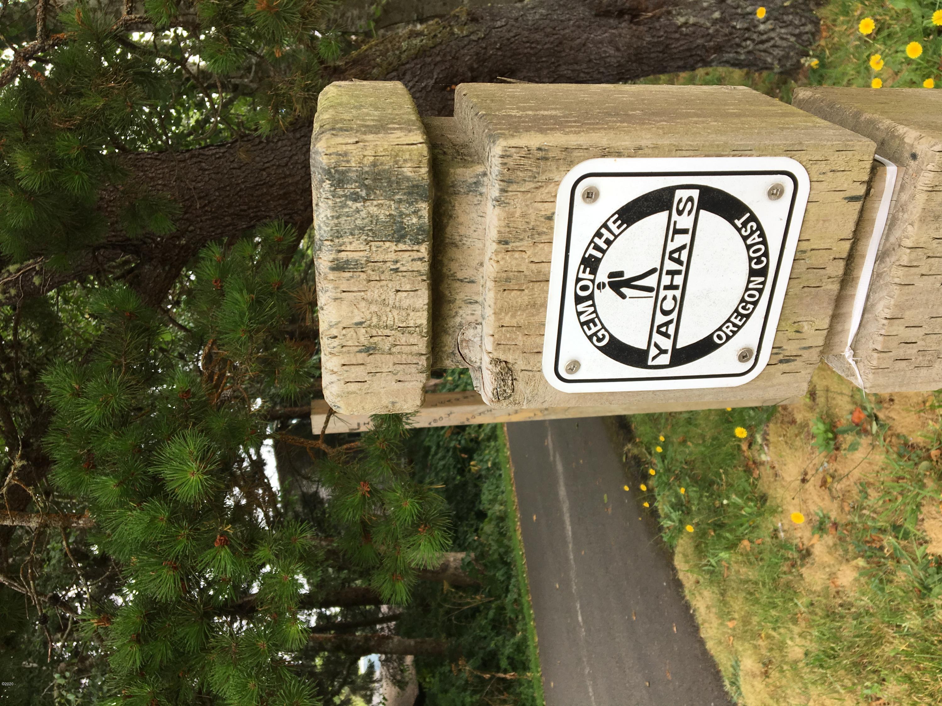 158 Highway 101 Yachats, OR 97498 - Photo 8 of 21 beach access trail marker