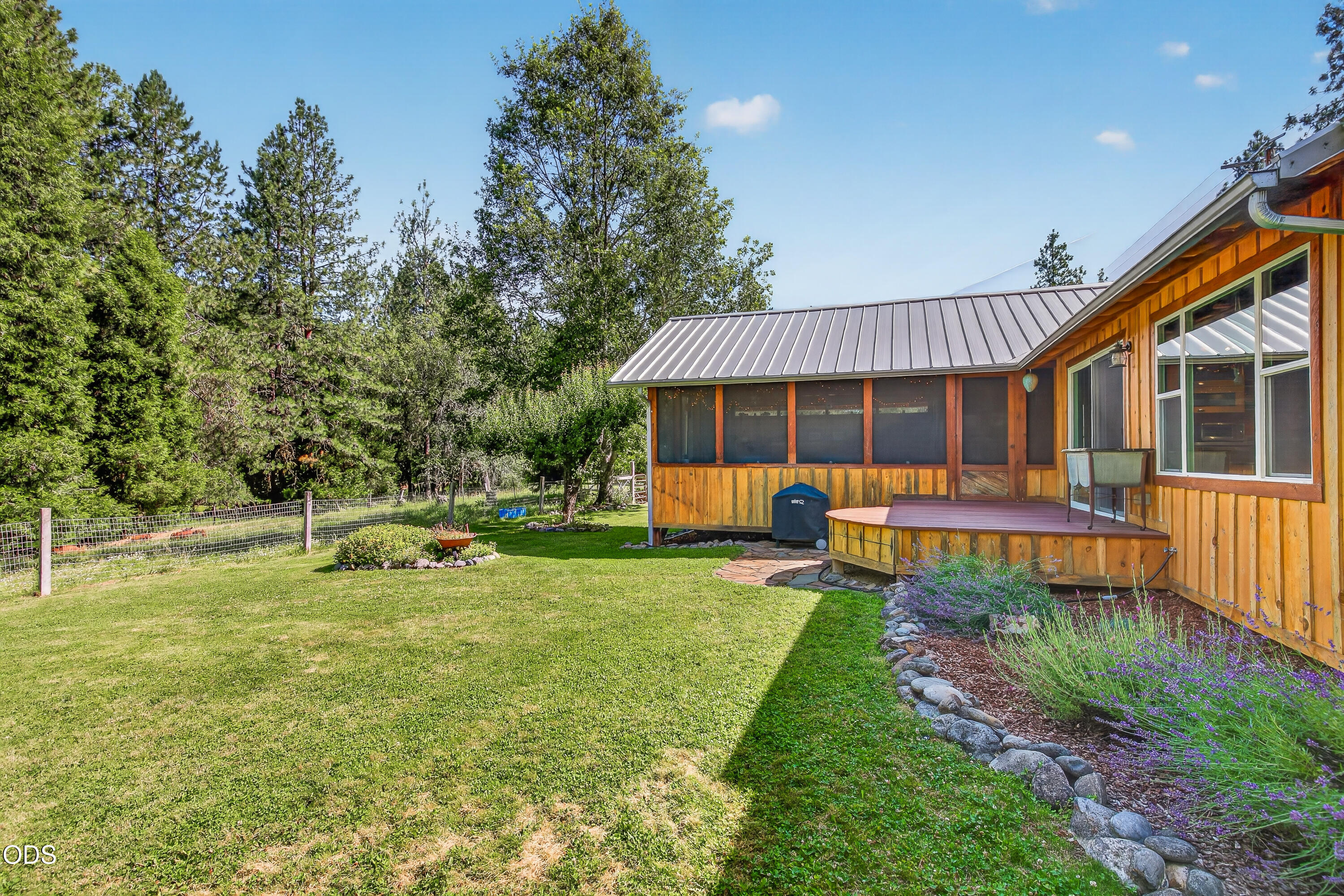 9662 Upper Applegate Road Jacksonville, OR 97530 - Photo 25 of 58