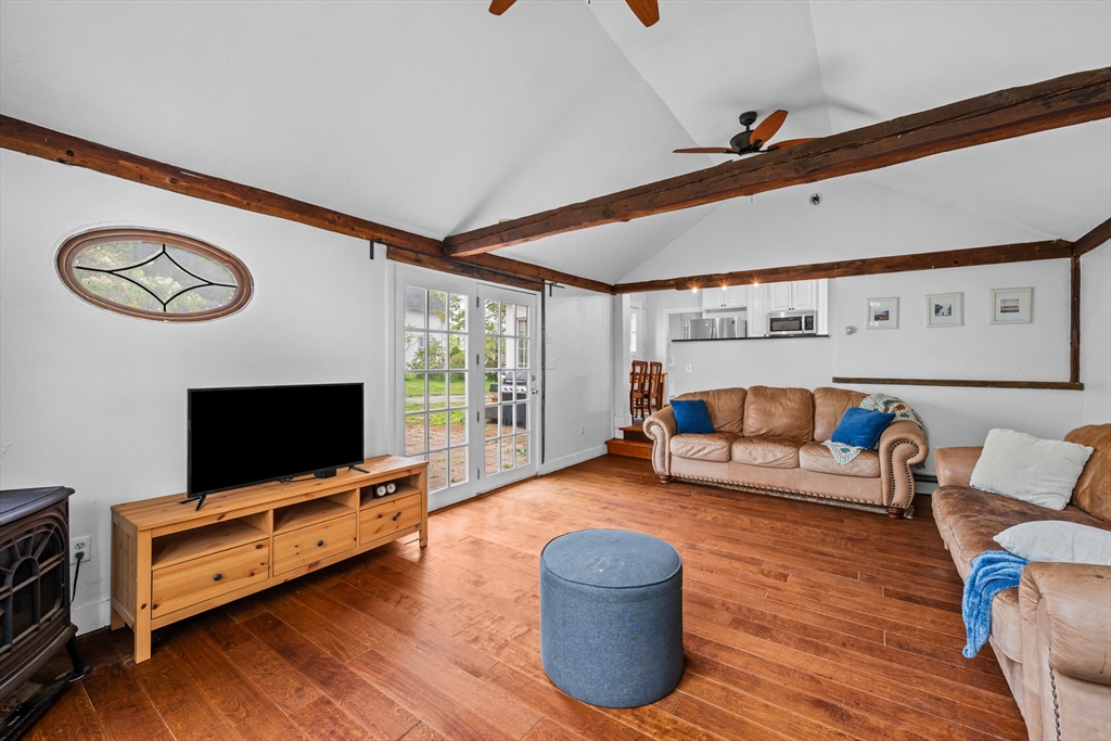 10 Maple Street Sturbridge, MA 01566 - Photo 13 of 40
