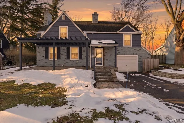 $459,900 | 51 Meadowbrook Road, Amherst, NY 14221