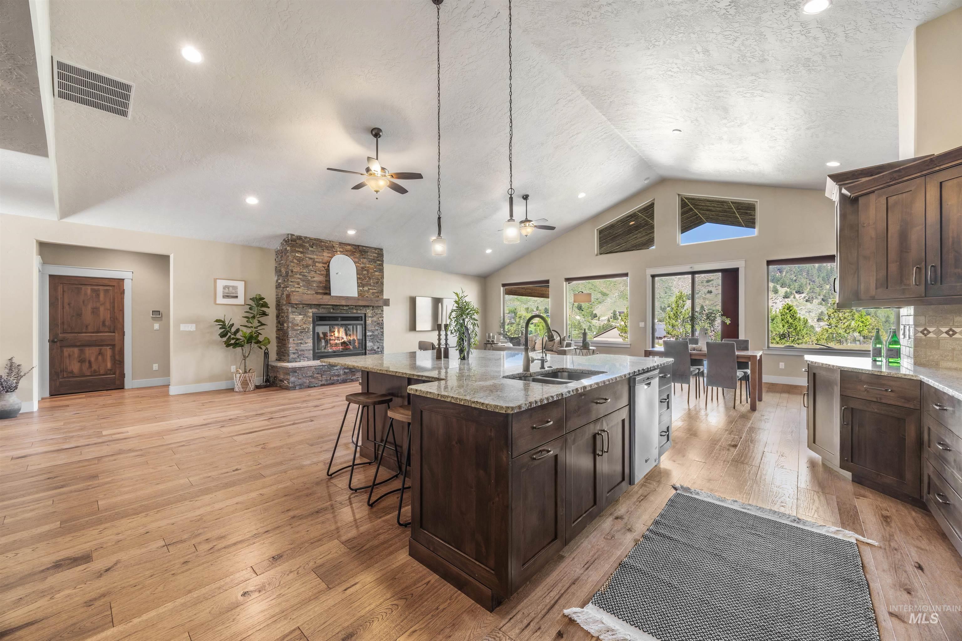 6 Rim Cyn Lane Boise, ID 83716 - Photo 11 of 44