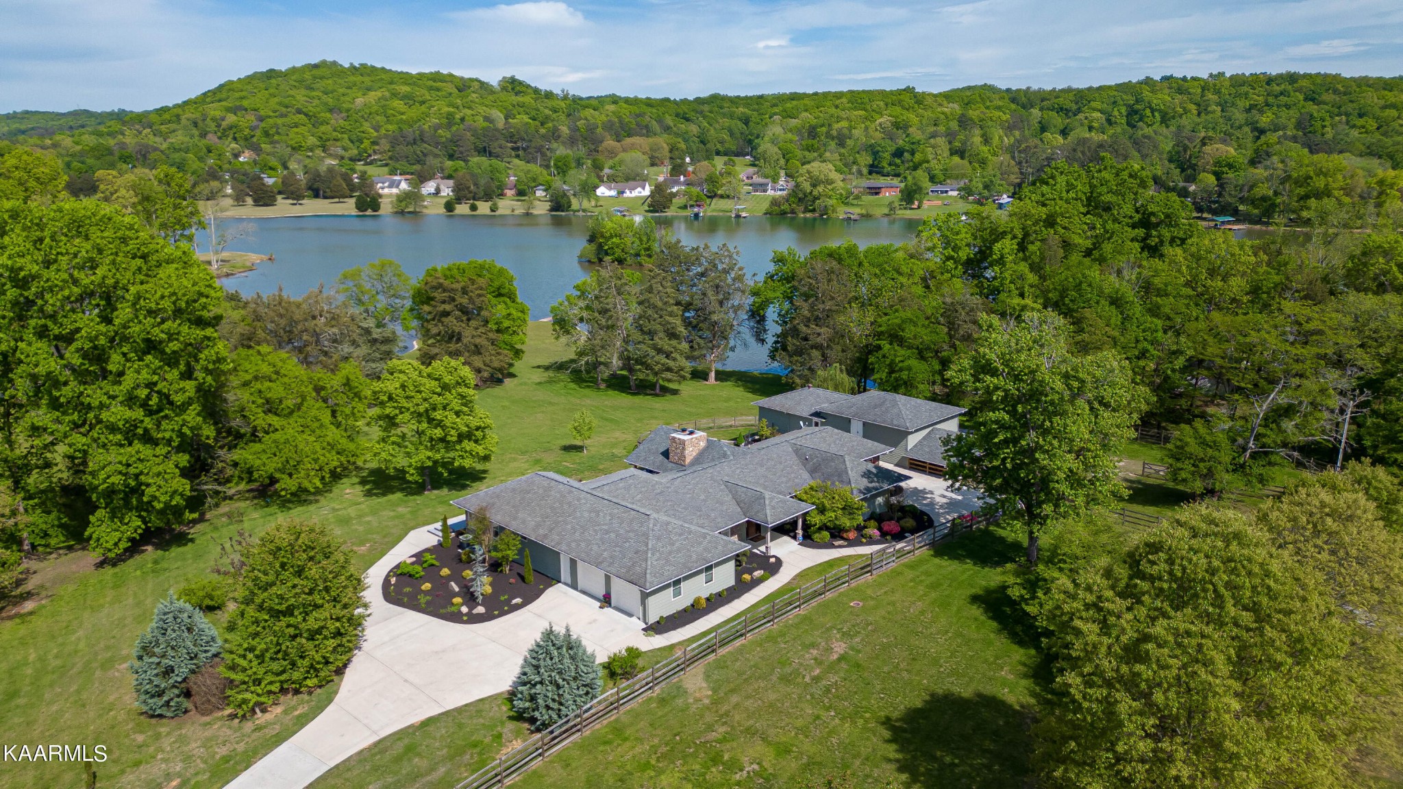 165 Foremast Road Kingston, TN 37763 - Photo 1 of 58 Gallery Image 1