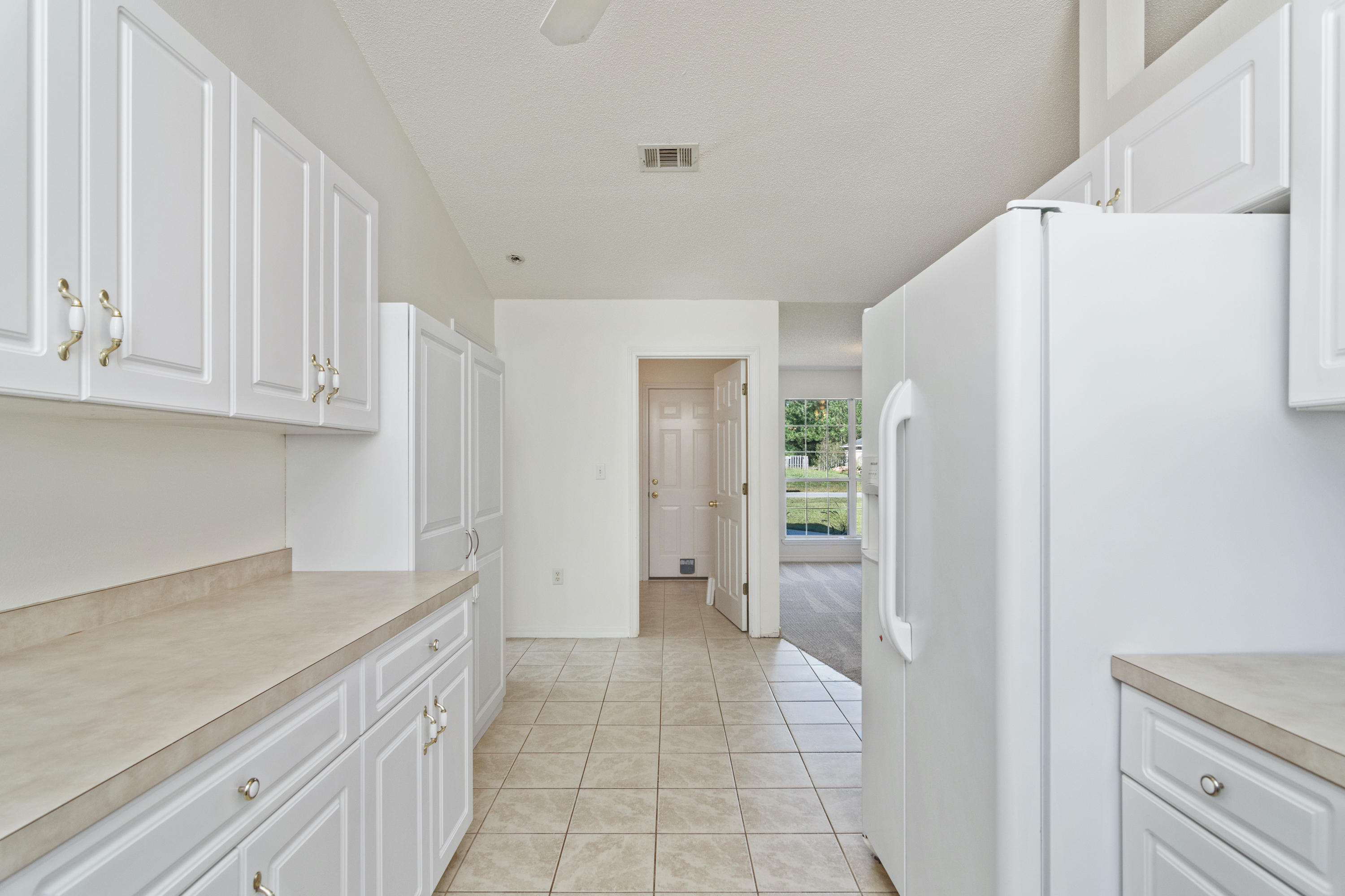 4757 Balboa Road Crestview, FL 32539 - Photo 11 of 32 4757 Balboa Rd-08