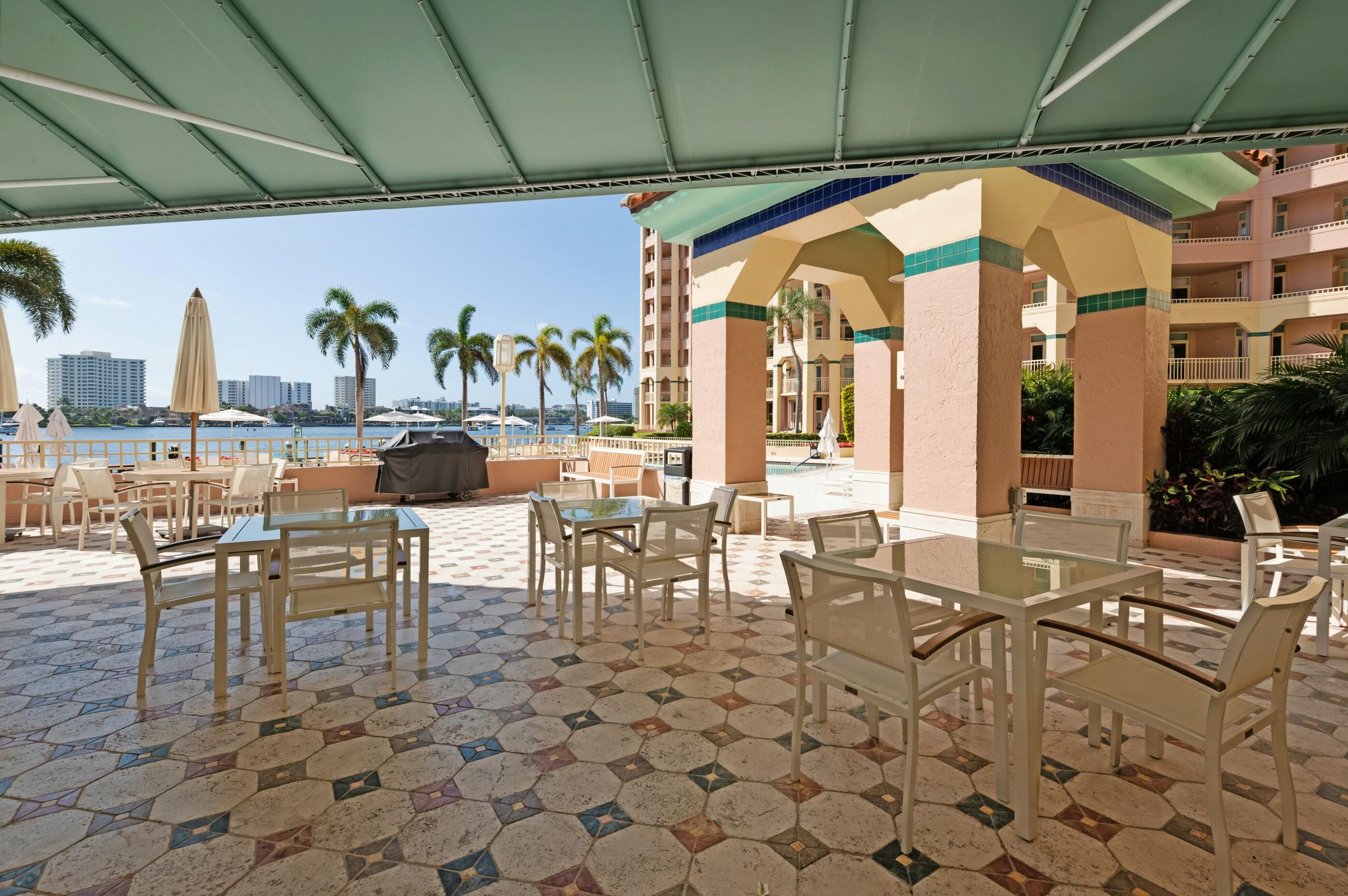 300 Southeast 5th Avenue, Unit 6010 Boca Raton, FL 33432 - Photo 26 of 34 Pool deck