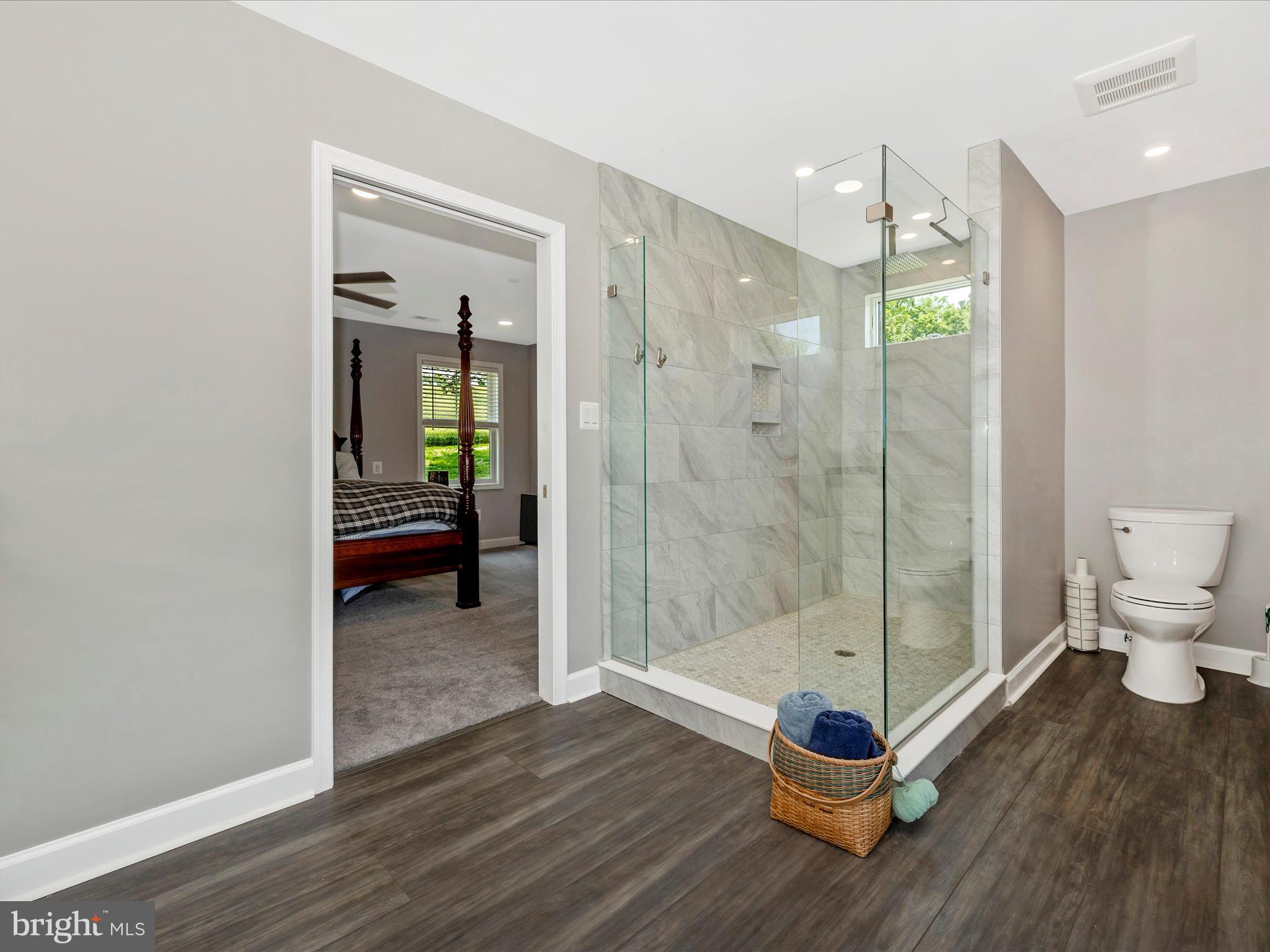 3615 Old Hanover Road Westminster, MD 21158 - Photo 23 of 53 What an en-suite!