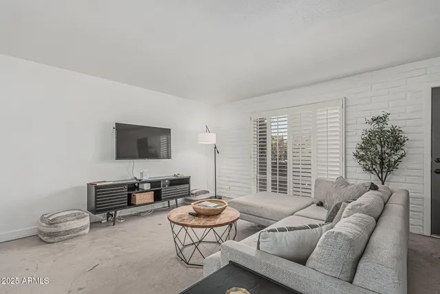 $6,000 | 7401 East Northland Drive, Unit 4, Scottsdale, AZ 85251