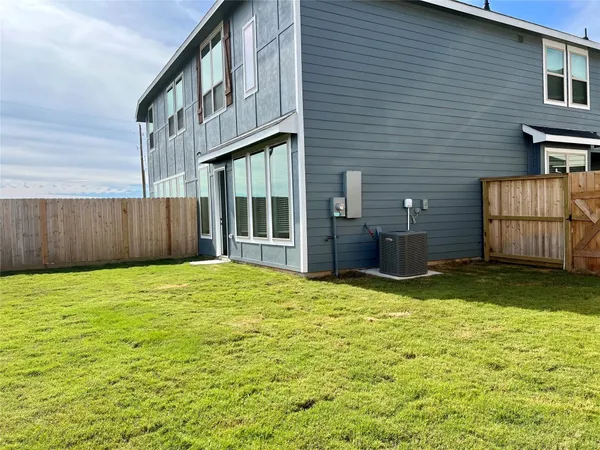 $2,350 | 5719 Foggy Vine Court, Fulshear, TX 77441