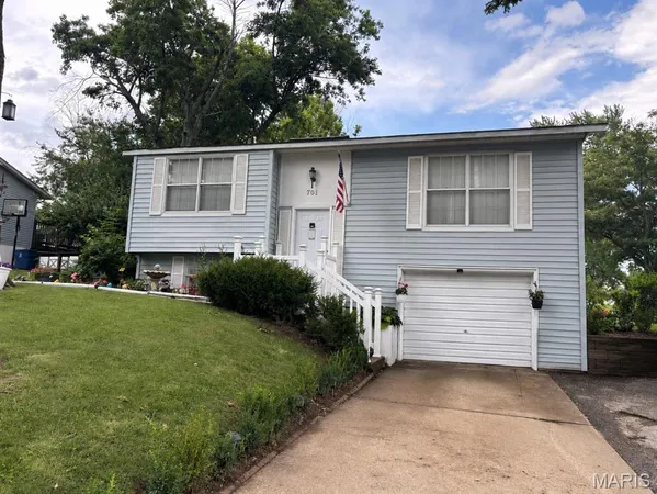 $110,000 | 701 Valley View Drive, Bethalto, IL 62010