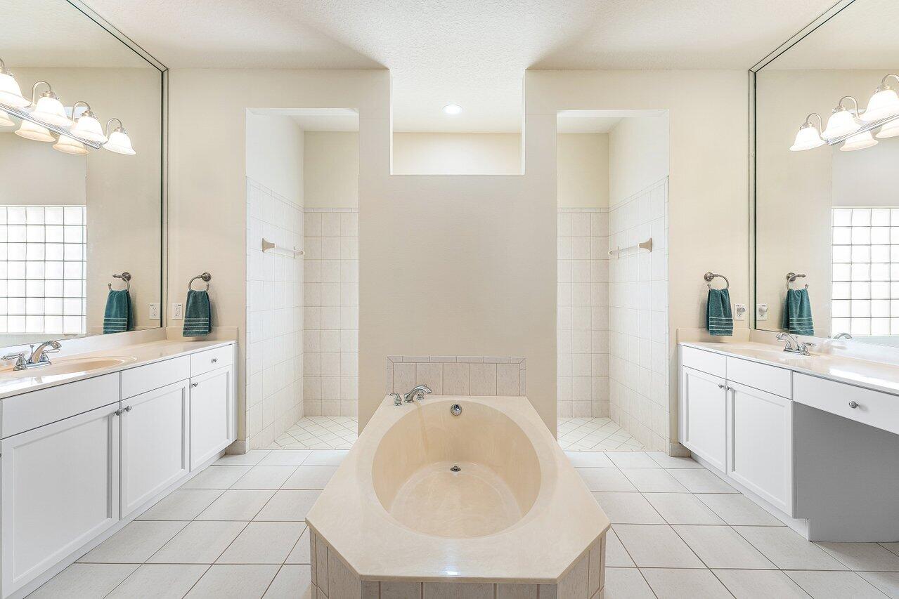 11165 Cobblefield Road Wellington, FL 33449 - Photo 22 of 35 028-11165CobblefieldRoad-Wellington-FL-3