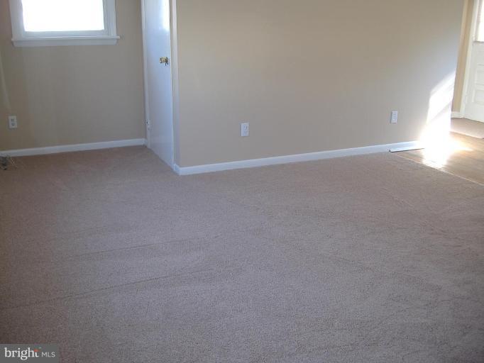 85 South Ralph Street Westminster, MD 21157 - Photo 3 of 10 Living Room