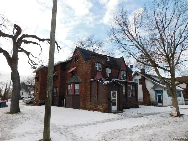 $836 | 1104 Minnie Street, Port Huron, MI 48060
